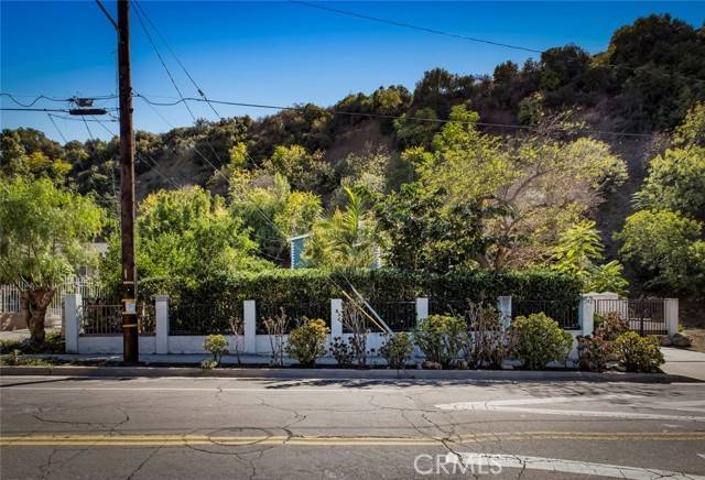 Highland Park (los Angeles), CA 90042,383 S Avenue 52