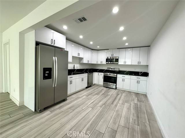 North Hollywood (los Angeles), CA 91605,8226 Webb Avenue #1