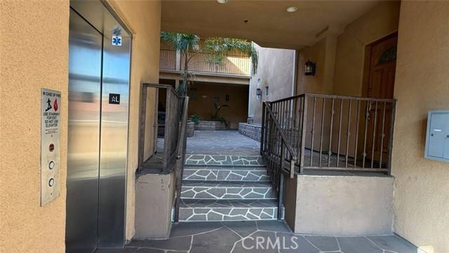 Burbank, CA 91504,1515 Grismer Avenue #302