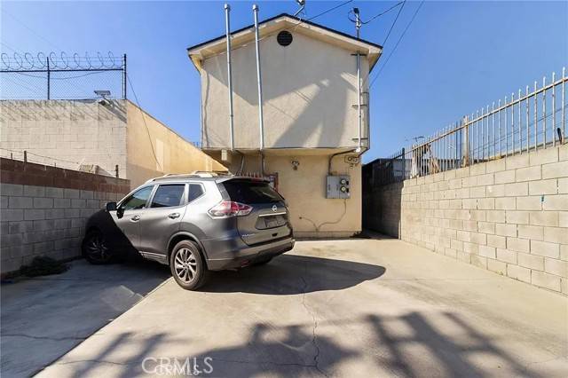 Los Angeles, CA 90003,9714 S Main Street