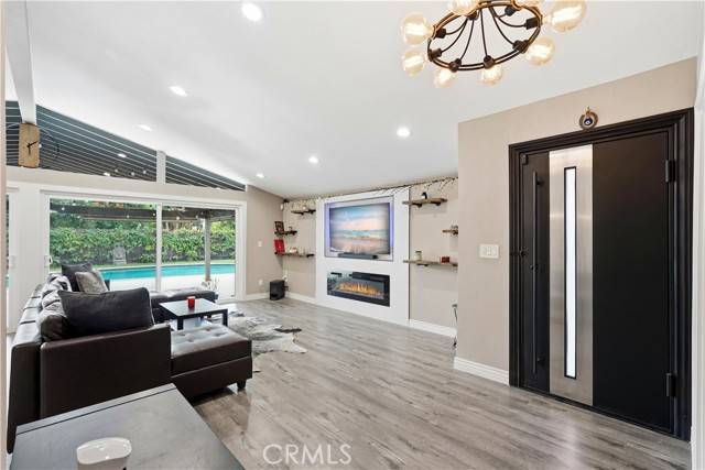 Granada Hills (los Angeles), CA 91344,16456 Kingsbury