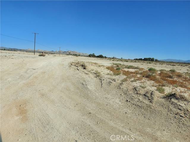 Lucerne Valley, CA 92356,0 Locust Parcel #0450-024-01 Avenue