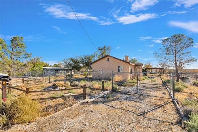 Lucerne Valley, CA 92356,9405 Mesa Road