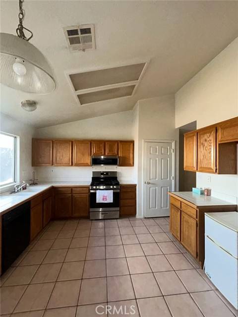 Victorville, CA 92392,13240 Soft Cloud Way