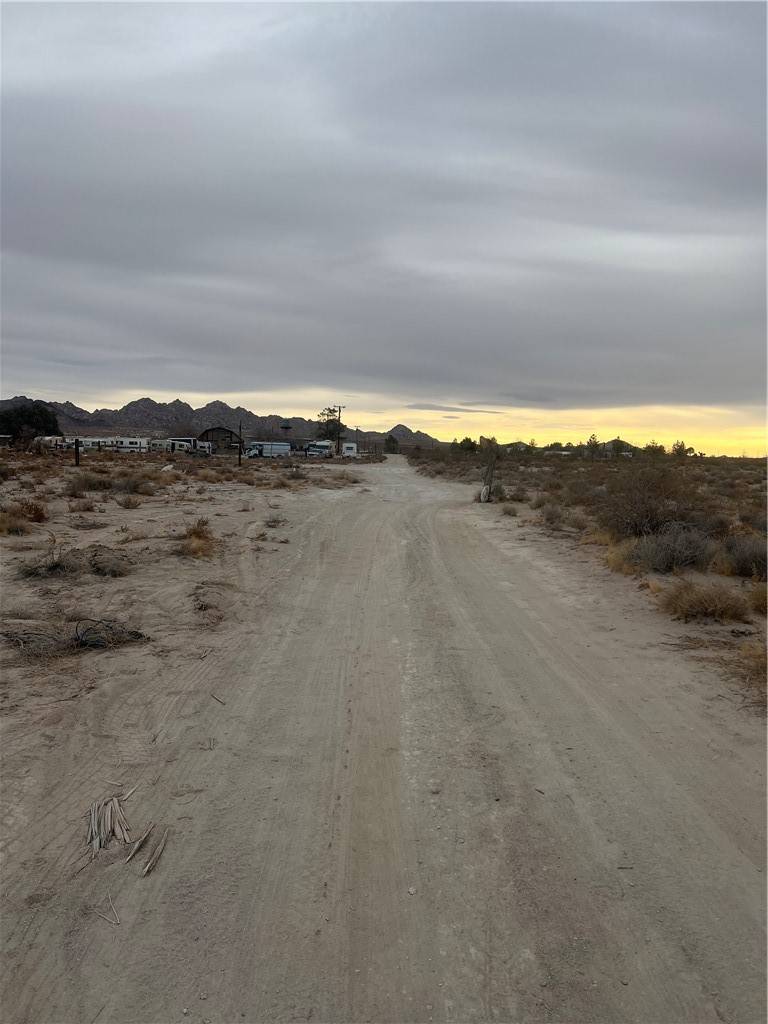 Lucerne Valley, CA 92356,1 Rodeo Road