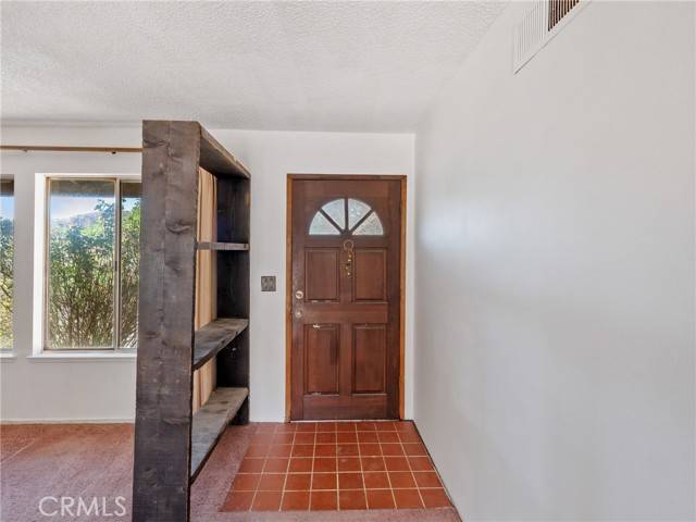 Canyon Country (santa Clarita), CA 91387,29902 Abelia rd