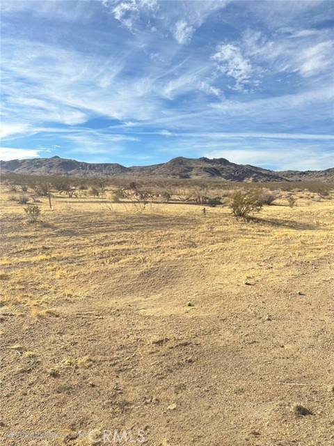 Lucerne Valley, CA 92356,2 Barstow Rd