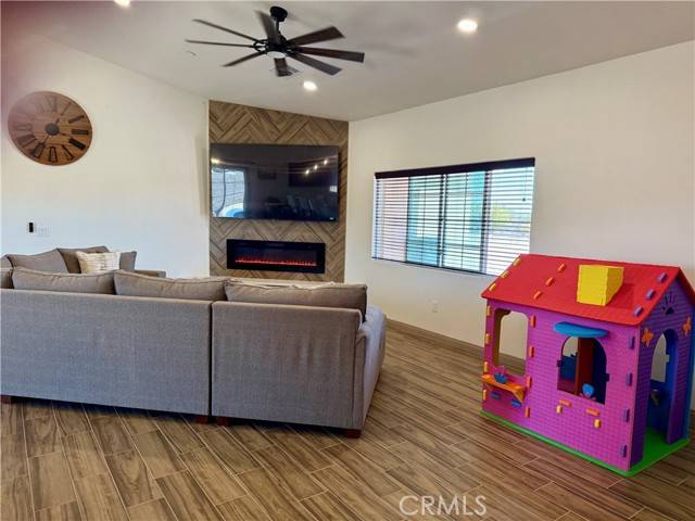 Hesperia, CA 92345,7164 Kingsley Avenue