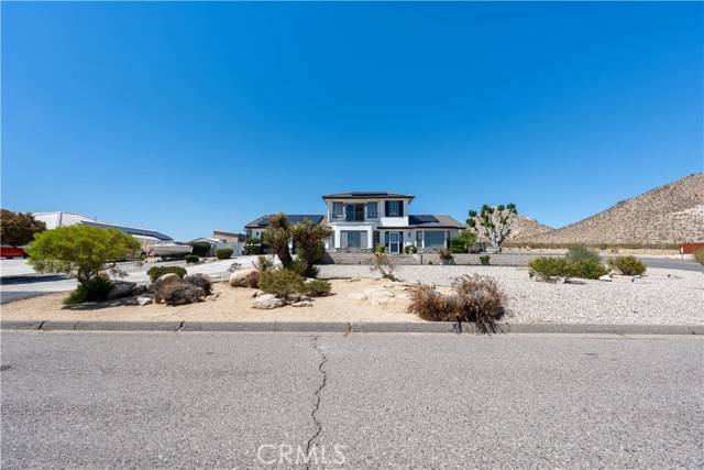 Apple Valley, CA 92307,17898 Ohna Road