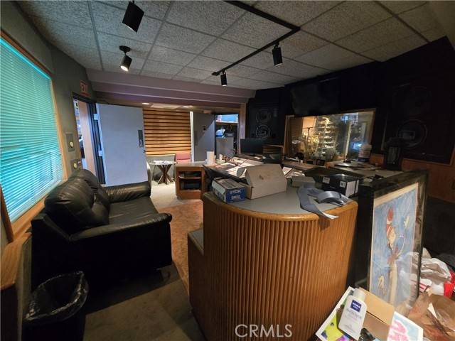 Burbank, CA 91506,1533 W Magnolia Boulevard