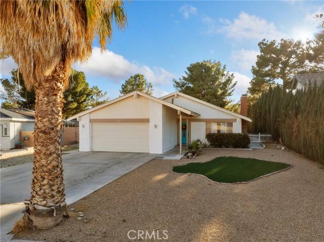 Helendale, CA 92342,27767 Hummingbird Lane