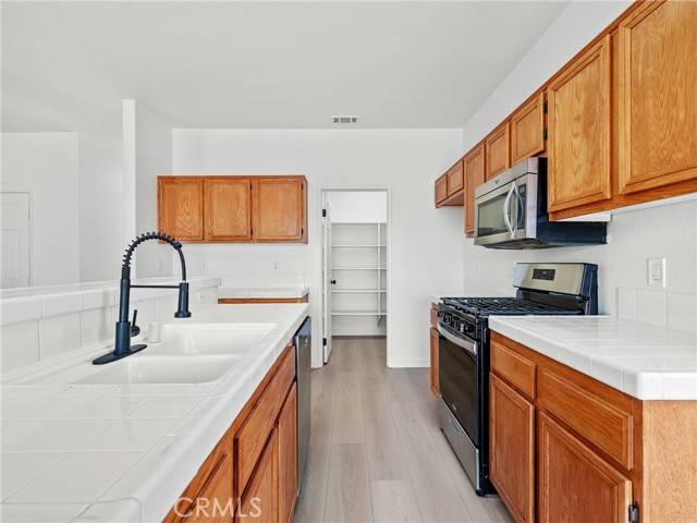 Victorville, CA 92392,13254 Sandia Circle