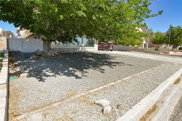 Helendale, CA 92342,27314 Outrigger Lane