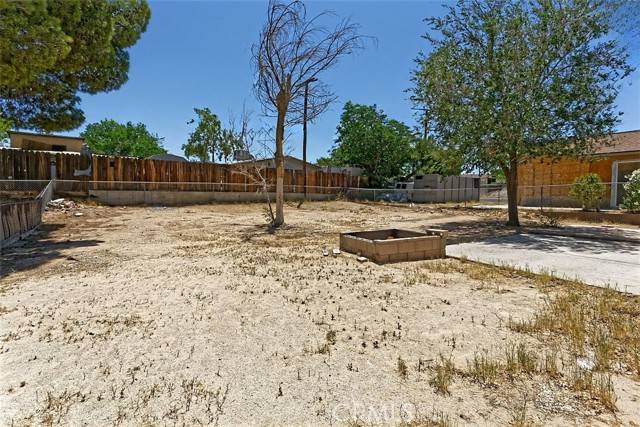 Victorville, CA 92395,15521 Heartsease Lane