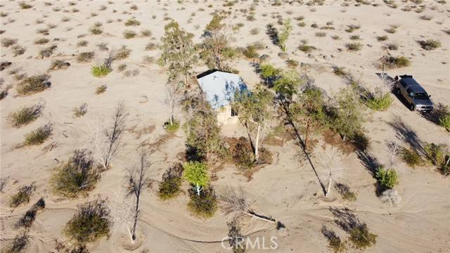 Twentynine Palms, CA 92277,69550 Giant Rock Road