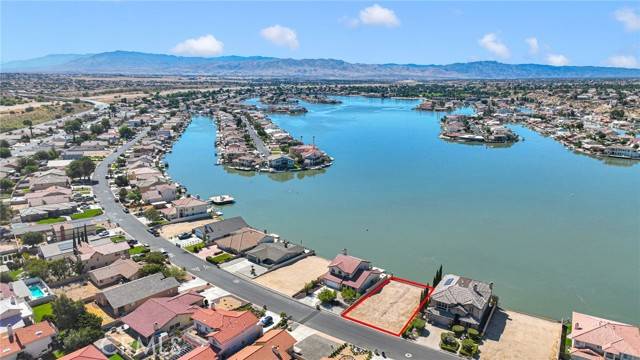 Victorville, CA 92395,17995 Lakeview Drive