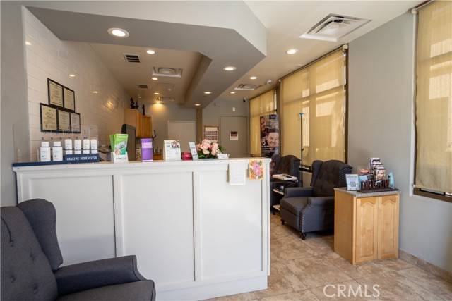 Corona, CA 92881,2079 Compton Avenue