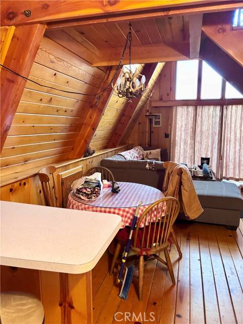 Wrightwood, CA 92397,1825 Thrush