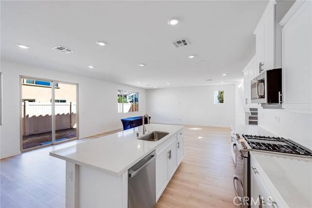 Corona, CA 92883,2288 Panama Drive