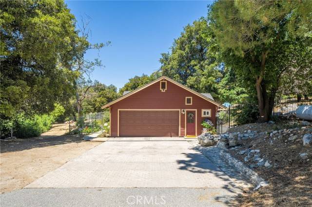 Yucaipa, CA 92399,39804 Pine Bench Road