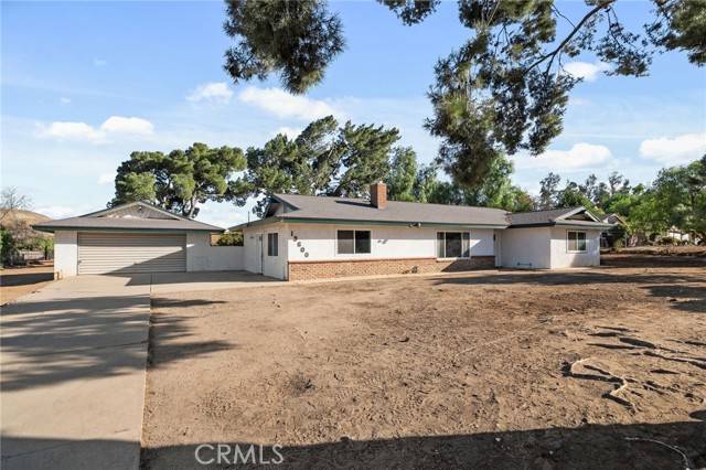 Corona, CA 92881,19600 Carmelita Avenue