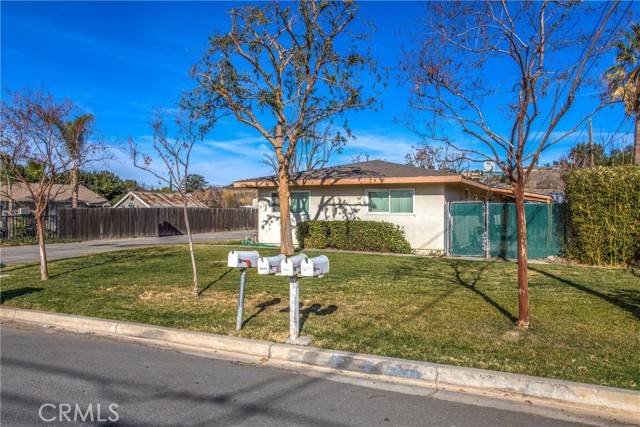 Yucaipa, CA 92399,32390 Avenue D