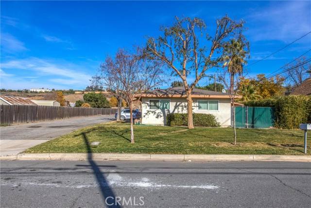 Yucaipa, CA 92399,32390 Avenue D