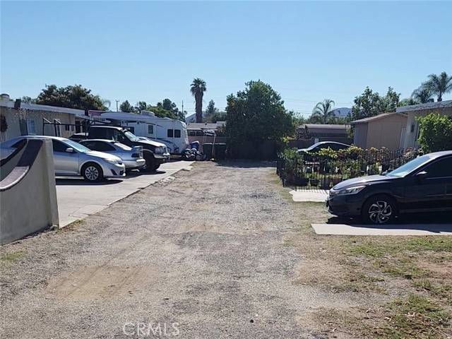 Fontana, CA 92335,17191 Orange Way