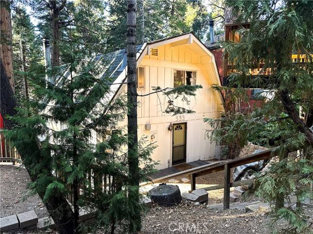 Lake Arrowhead, CA 92352,533 W Victoria Court