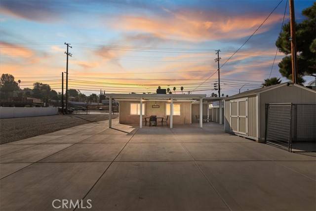 Corona, CA 92881,19594 Temescal Canyon Road