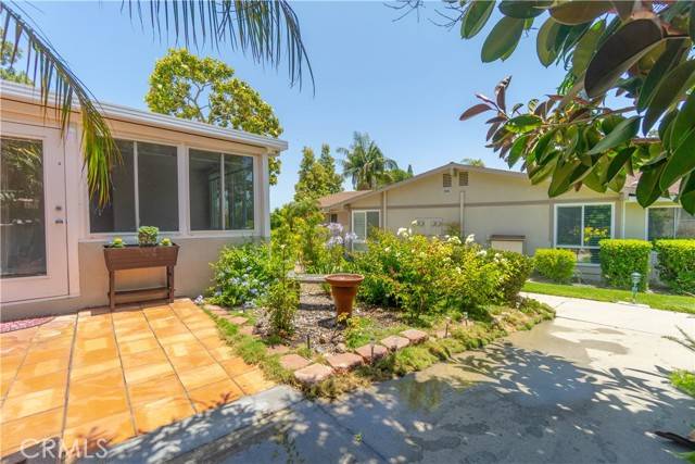 Laguna Woods, CA 92637,394 Avenida Castilla #F