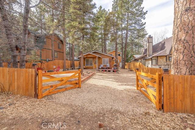 Big Bear City, CA 92386,212 Spruce Lane