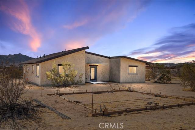 Joshua Tree, CA 92252,60785 La Brisa Drive