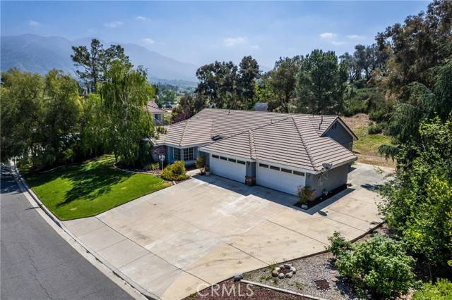 Yucaipa, CA 92399,34865 Holly Avenue