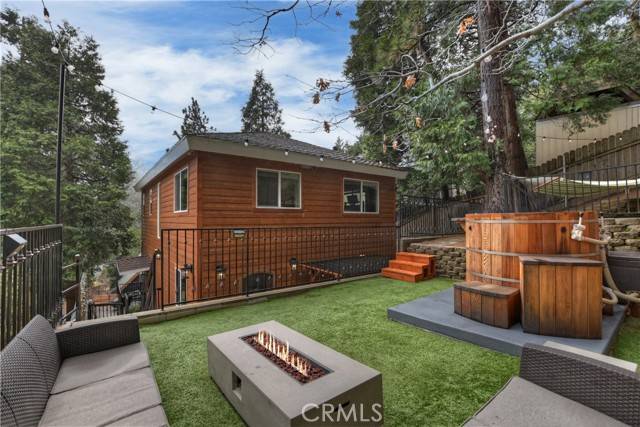 Lake Arrowhead, CA 92352,844 Virginia Court