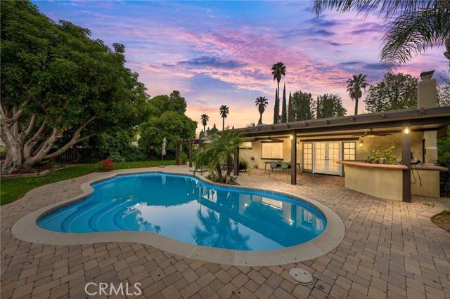 Redlands, CA 92373,324 W South Avenue
