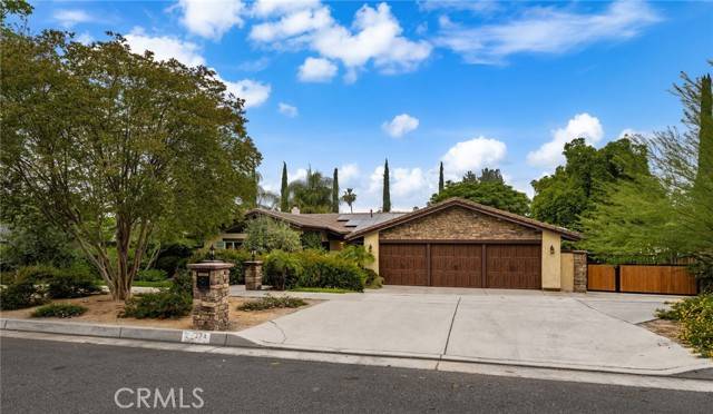 Redlands, CA 92373,324 W South Avenue