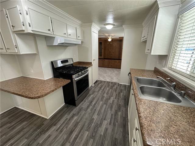 Corona, CA 92882,1387 Orangewood