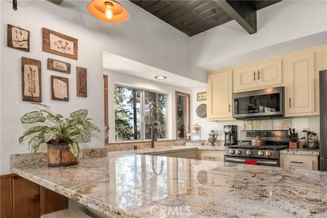 Crestline, CA 92325,1213 Jungfrau Drive