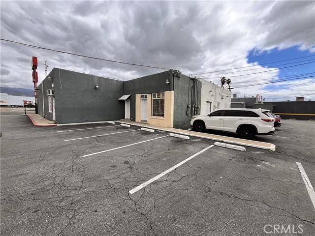 San Bernardino, CA 92404,117 E Highland Avenue
