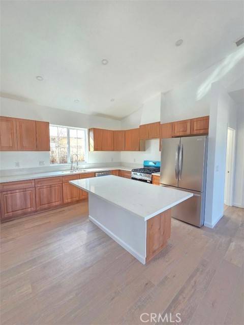 Downey, CA 90241,8431 Fontana St #A