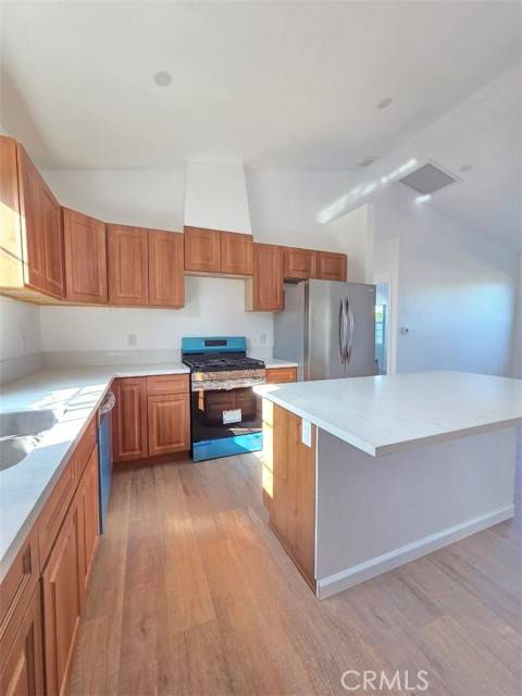 Downey, CA 90241,8431 Fontana St #A