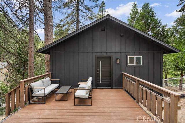 Twin Peaks, CA 92391,26287 Lake Forest Drive