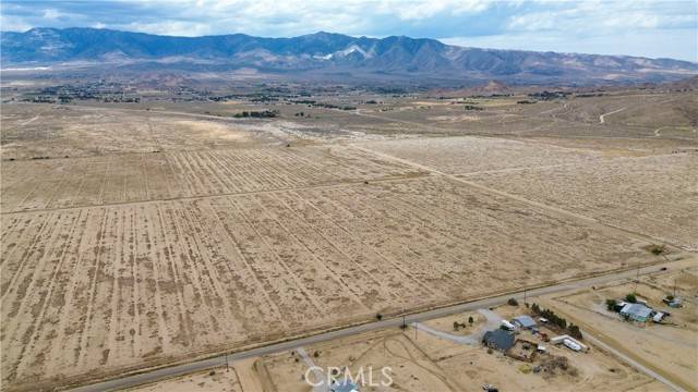 Lucerne Valley, CA 92356,2 Holmes Road
