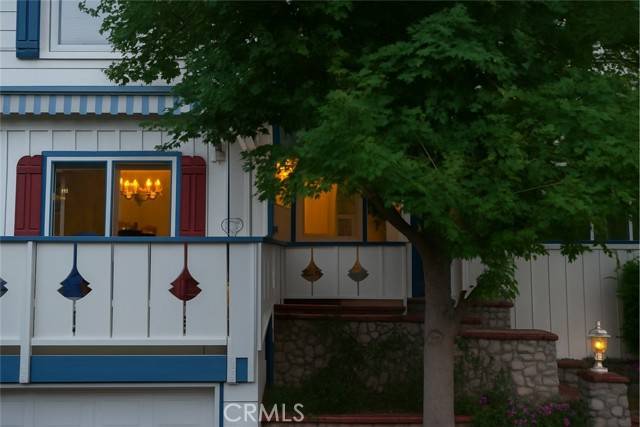 Lake Arrowhead, CA 92352,211 Heliotrope Drive