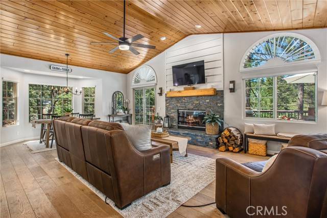 Running Springs, CA 92382,32425 Snowshoe Lane