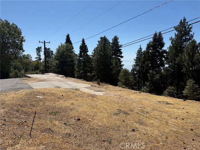 Running Springs, CA 92382,10 Winding Way