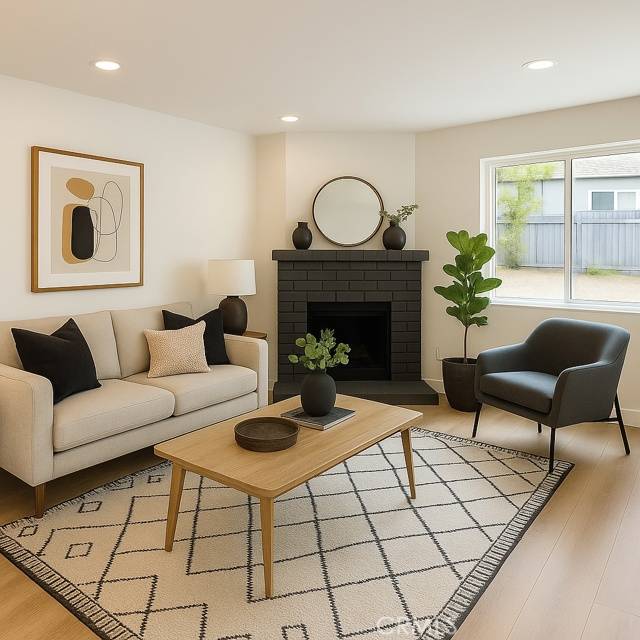 Fontana, CA 92335,9100 Acacia #9