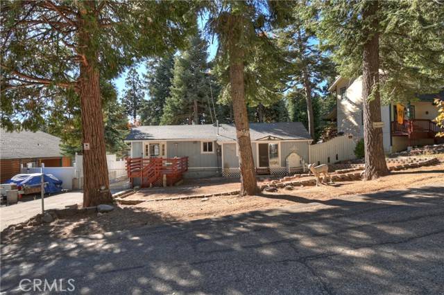 Running Springs, CA 92382,31435 Oakleaf