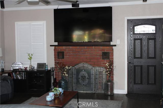 Ontario, CA 91762,312 W I